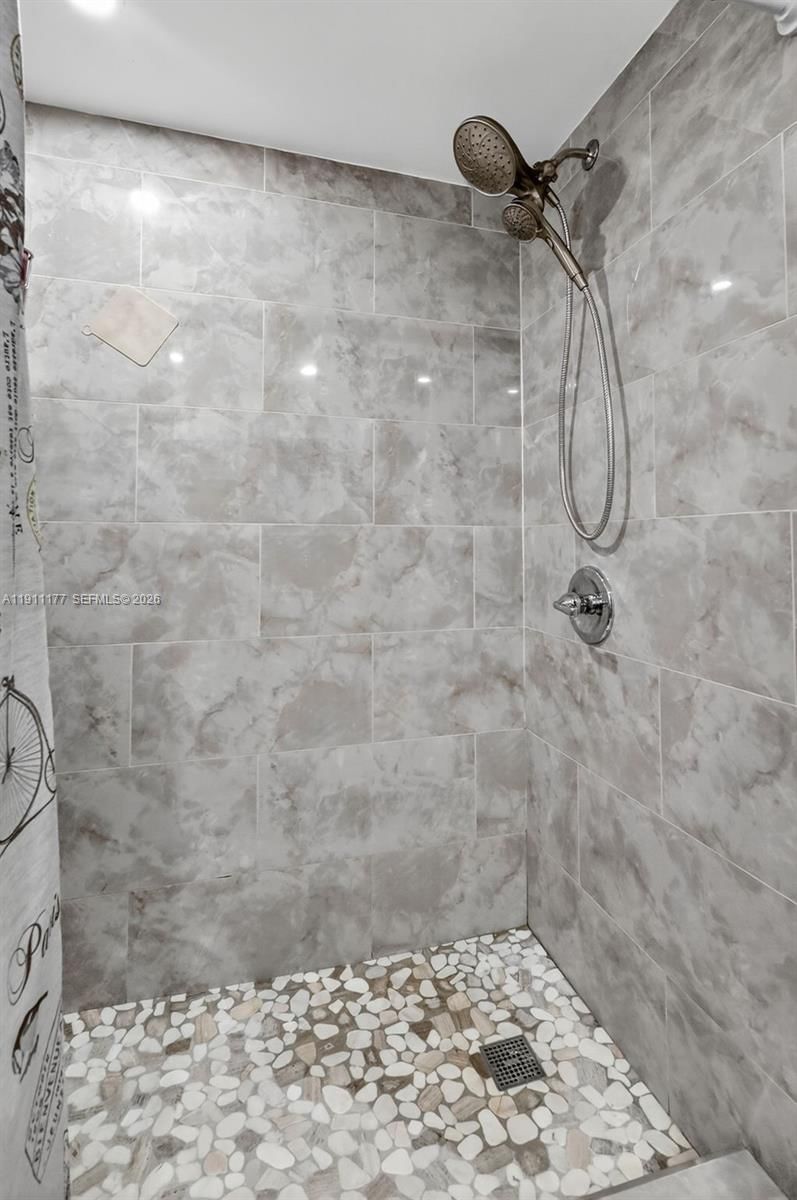 Real estate property located at 7105 13th Ave #201, Miami-dade, Regency Cove Condo, Hialeah, FL