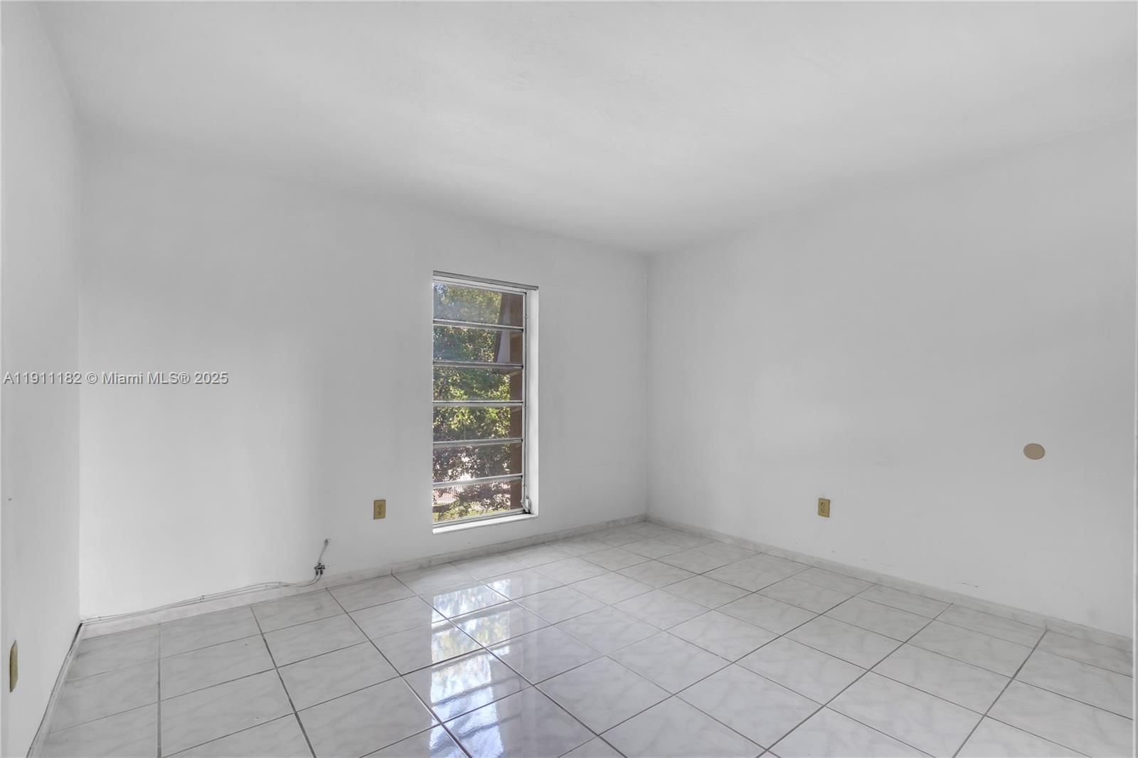 Real estate property located at 1330 54th St #302C, Miami-dade, The Kensington Condo, Hialeah, FL