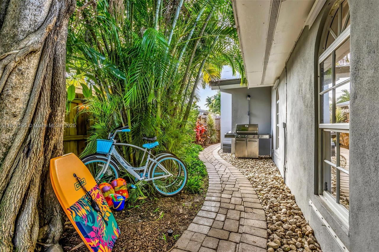 Real estate property located at 2004 17th Way, Broward, River Ridge, Fort Lauderdale, FL