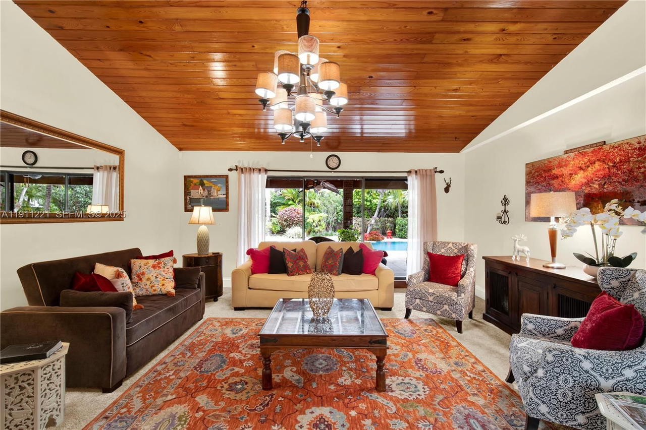 Real estate property located at 13620 104th Ave, Miami-dade, Mary Ann Estates 1st Addn, Miami, FL