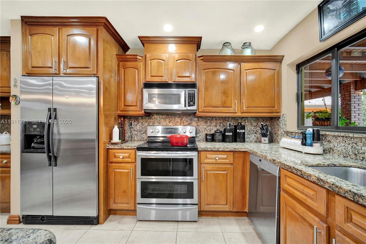 Real estate property located at 13620 104th Ave, Miami-dade, Mary Ann Estates 1st Addn, Miami, FL