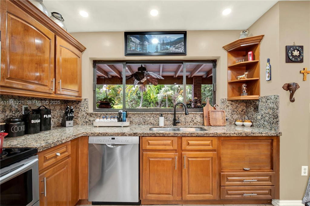 Real estate property located at 13620 104th Ave, Miami-dade, Mary Ann Estates 1st Addn, Miami, FL