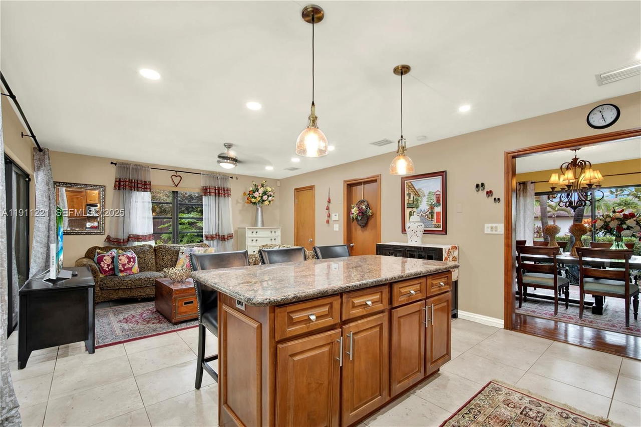 Real estate property located at 13620 104th Ave, Miami-dade, Mary Ann Estates 1st Addn, Miami, FL