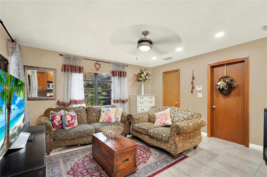 Real estate property located at 13620 104th Ave, Miami-dade, Mary Ann Estates 1st Addn, Miami, FL