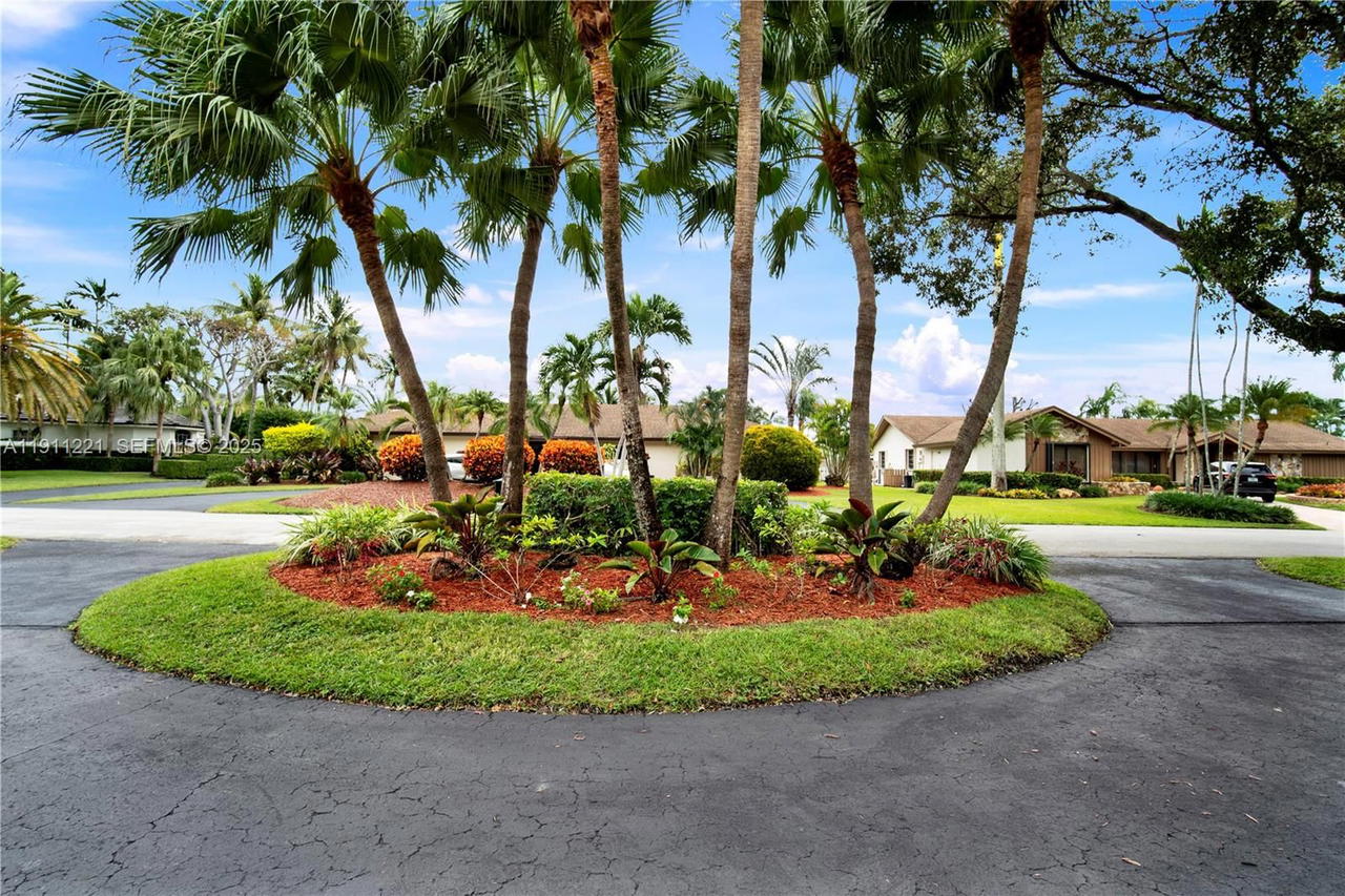 Real estate property located at 13620 104th Ave, Miami-dade, Mary Ann Estates 1st Addn, Miami, FL