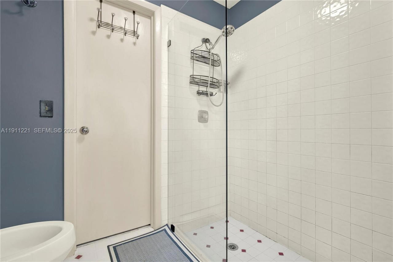 Real estate property located at 13620 104th Ave, Miami-dade, Mary Ann Estates 1st Addn, Miami, FL
