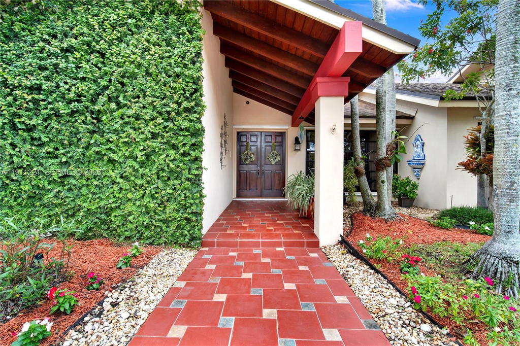 Real estate property located at 13620 104th Ave, Miami-dade, Mary Ann Estates 1st Addn, Miami, FL
