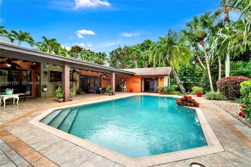 Real estate property located at 13620 104th Ave, Miami-dade, Mary Ann Estates 1st Addn, Miami, FL