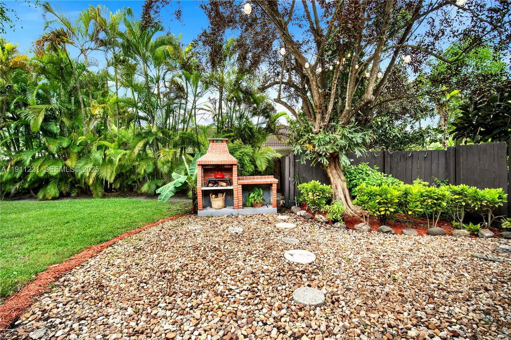 Real estate property located at 13620 104th Ave, Miami-dade, Mary Ann Estates 1st Addn, Miami, FL