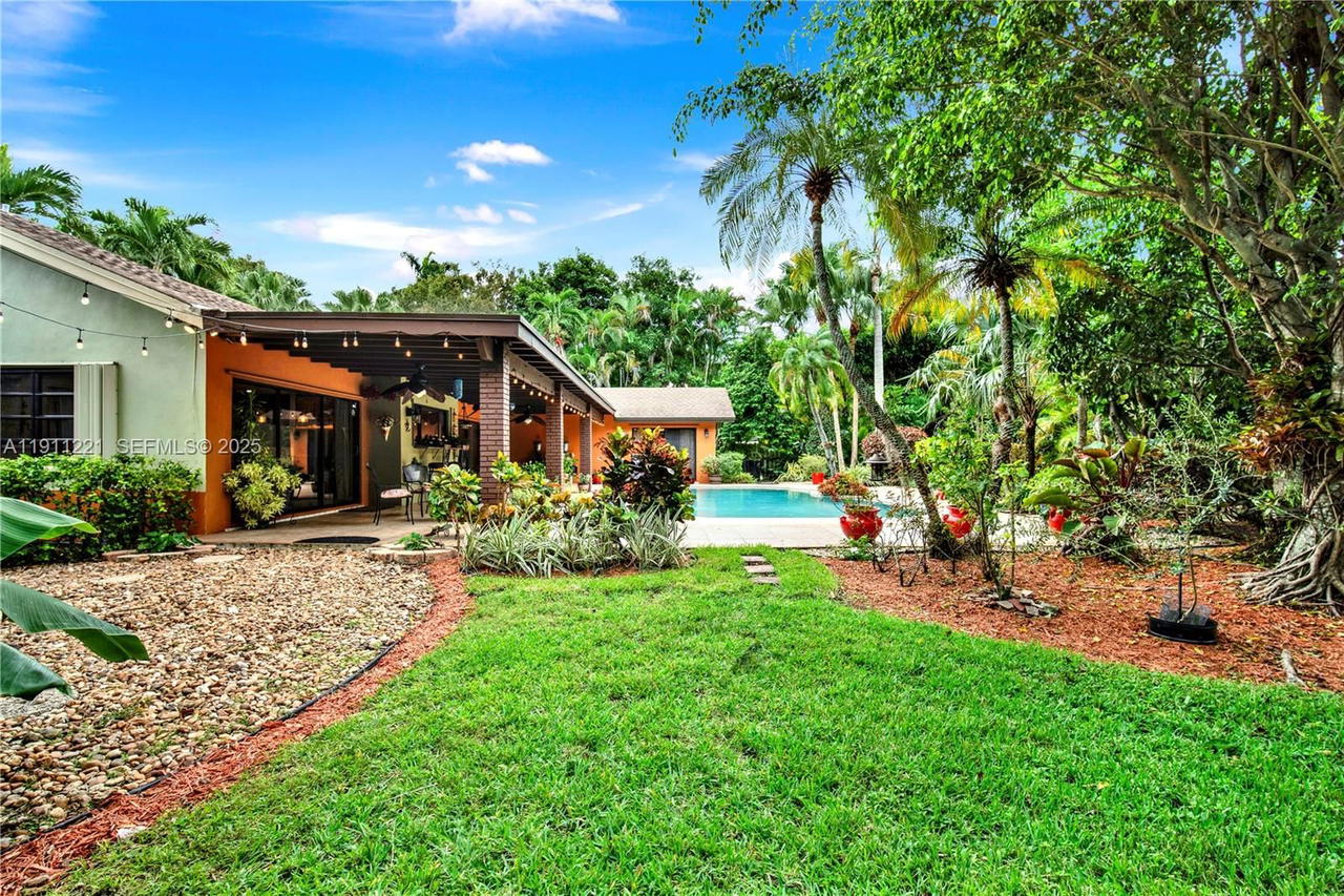 Real estate property located at 13620 104th Ave, Miami-dade, Mary Ann Estates 1st Addn, Miami, FL