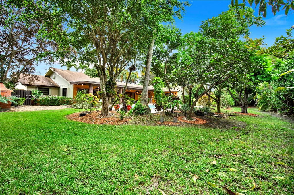 Real estate property located at 13620 104th Ave, Miami-dade, Mary Ann Estates 1st Addn, Miami, FL