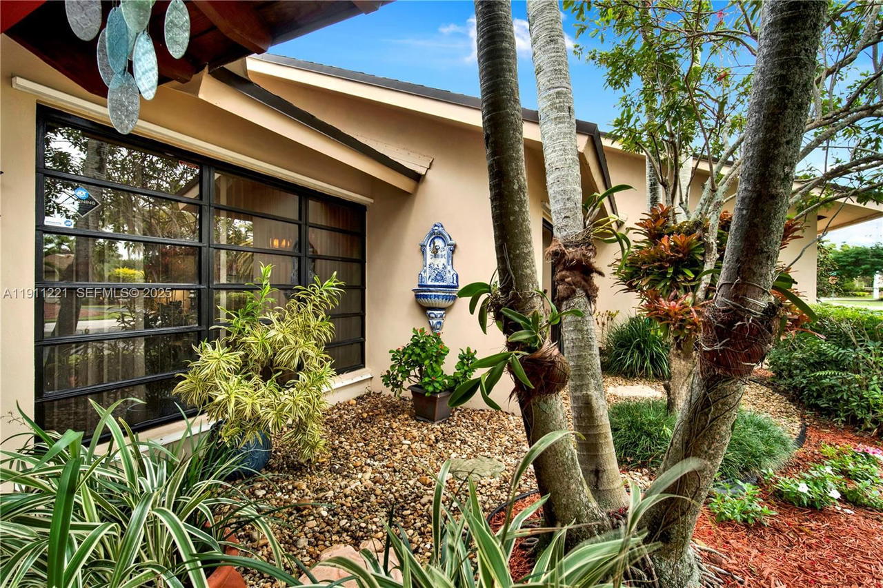 Real estate property located at 13620 104th Ave, Miami-dade, Mary Ann Estates 1st Addn, Miami, FL