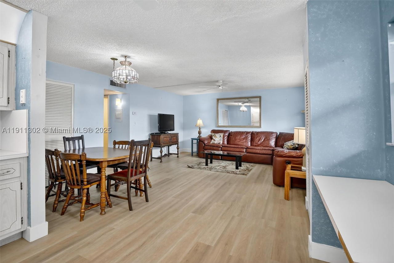 Real estate property located at 1354 12th Ct #11B, Broward, Crystal Court Manor No 7, Hollywood, FL