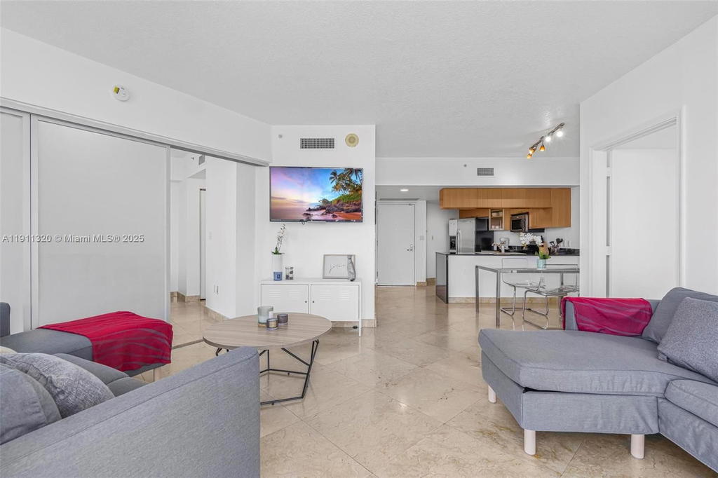 Real estate property located at 1750 Bayshore Dr #5201, Miami-dade, Opera Tower Condo, Miami, FL