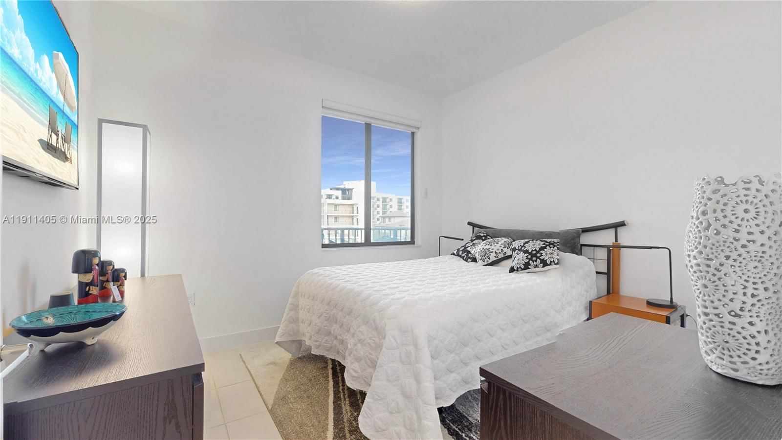 Real estate property located at 8301 41st St B-305, Miami-dade, Downtown Doral South Phas, Doral, FL