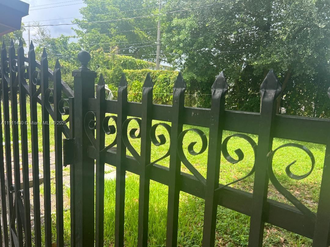 Real estate property located at 8420 33rd Ave, Miami-dade, Anderson Heights, Miami, FL