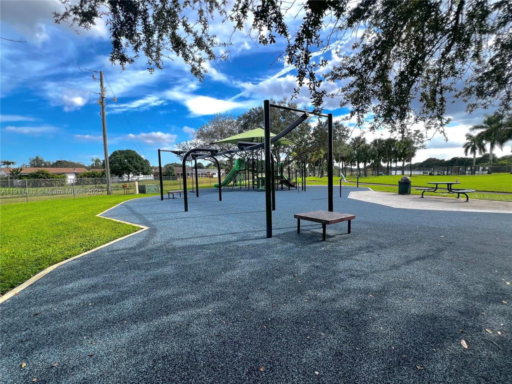 Real estate property located at 12142 50th Ct, Broward, Flamingo Gardens, Cooper City, FL