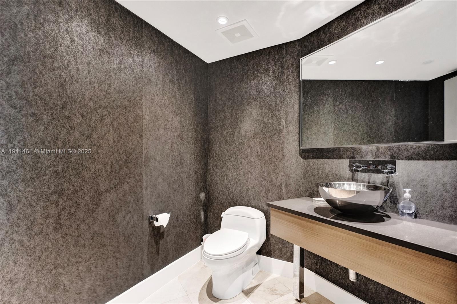 Real estate property located at 19111 Collins Ave #1602, Miami-dade, Ocean Two Condo, Sunny Isles Beach, FL