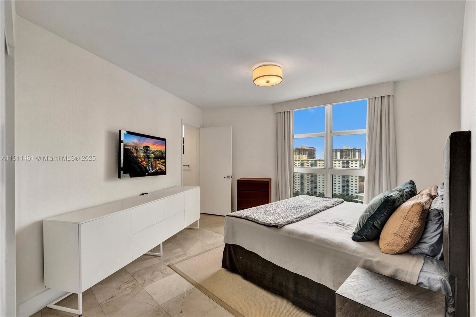 Real estate property located at 19111 Collins Ave #1602, Miami-dade, Ocean Two Condo, Sunny Isles Beach, FL