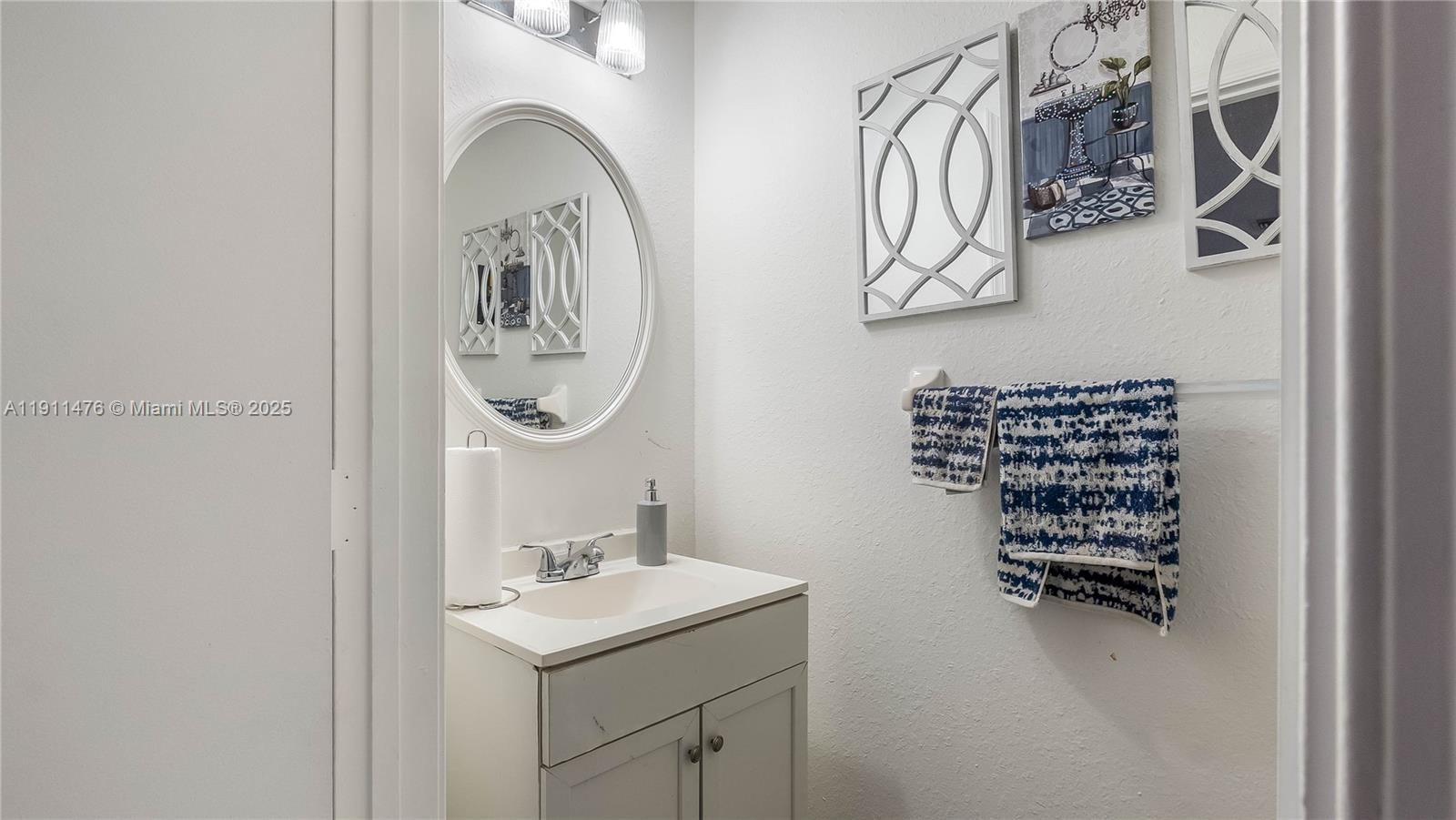 Real estate property located at 10930 Jewel Box Ln, Broward, Land Section 6-south, Tamarac, FL