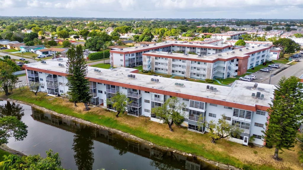 Real estate property located at 4310 12th Ct #302, Broward, Park South Eleven Inc Con, Lauderhill, FL