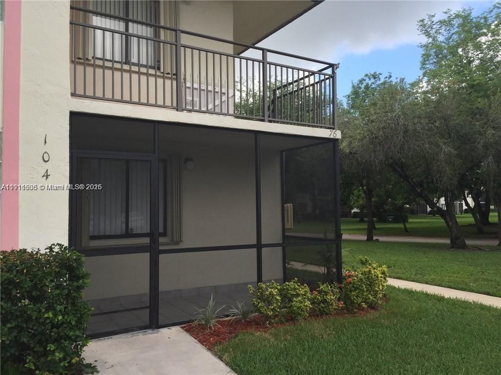 Real estate property located at 415 Lakeview Dr #104, Broward, Racquet Club Apts At Bona, Weston, FL