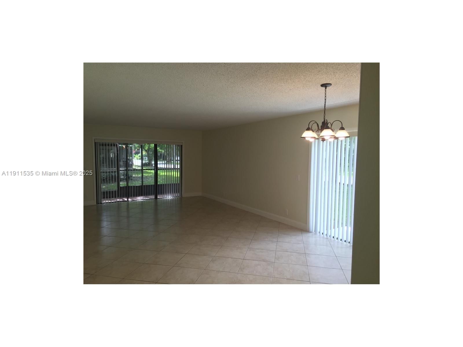 Real estate property located at 415 Lakeview Dr #104, Broward, Racquet Club Apts At Bona, Weston, FL