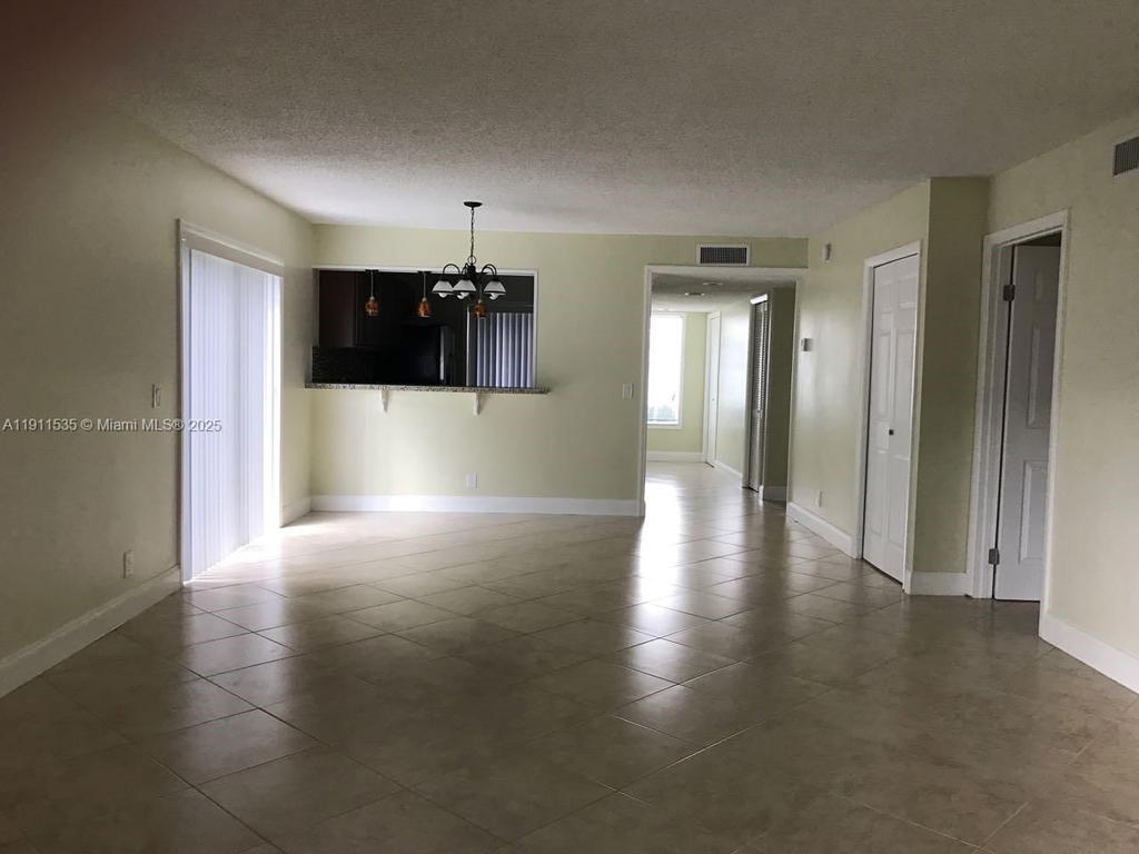 Real estate property located at 415 Lakeview Dr #104, Broward, Racquet Club Apts At Bona, Weston, FL