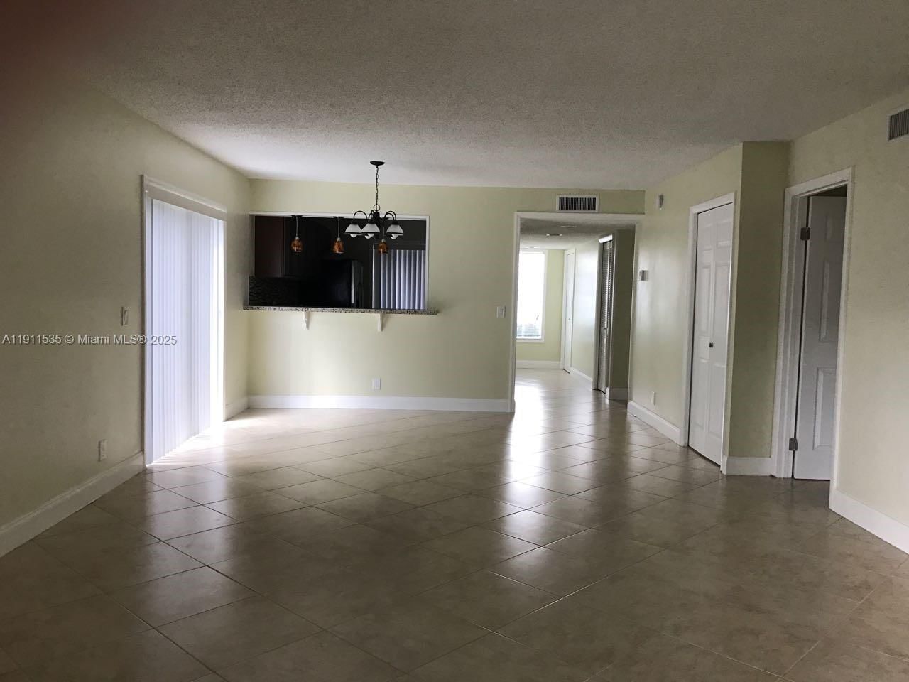 Real estate property located at 415 Lakeview Dr #104, Broward, Racquet Club Apts At Bona, Weston, FL