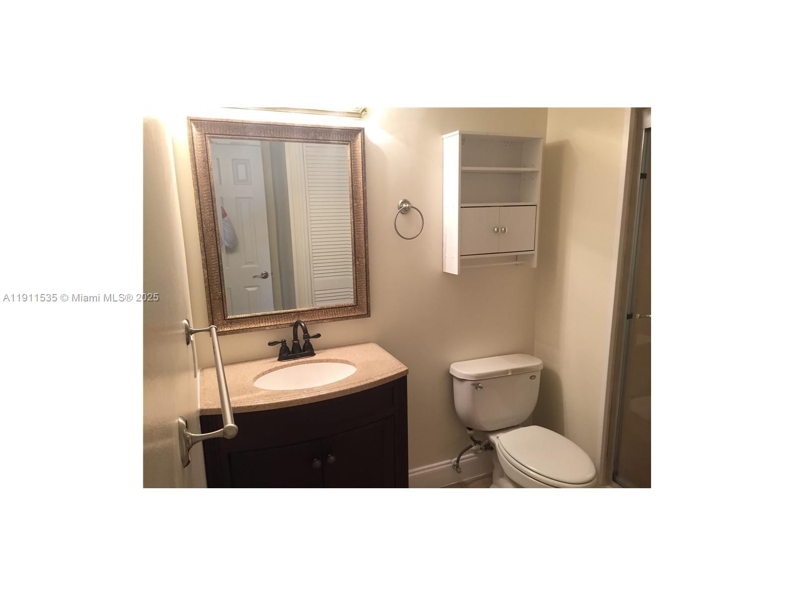 Real estate property located at 415 Lakeview Dr #104, Broward, Racquet Club Apts At Bona, Weston, FL