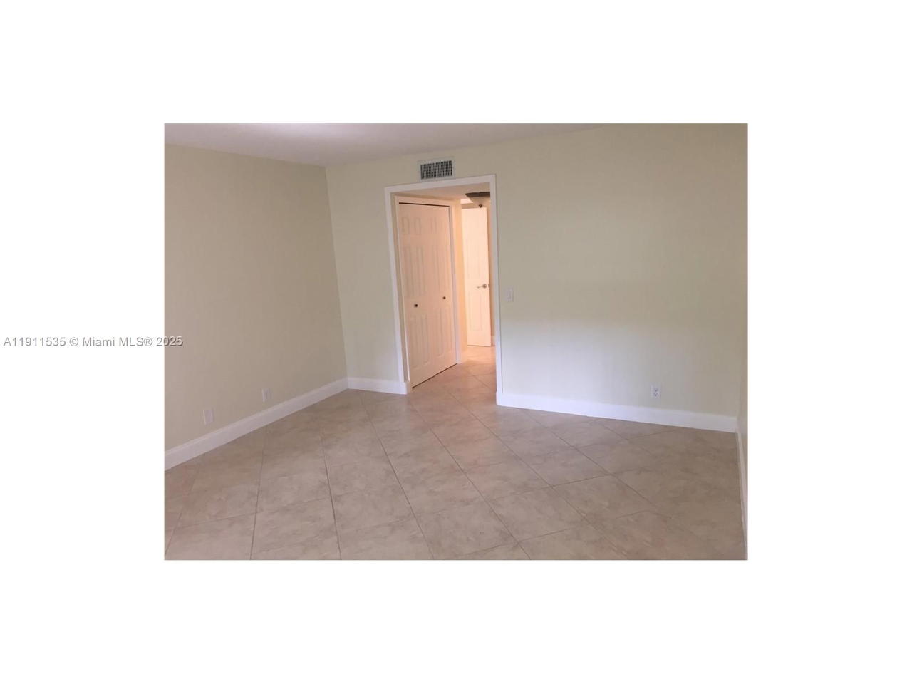 Real estate property located at 415 Lakeview Dr #104, Broward, Racquet Club Apts At Bona, Weston, FL