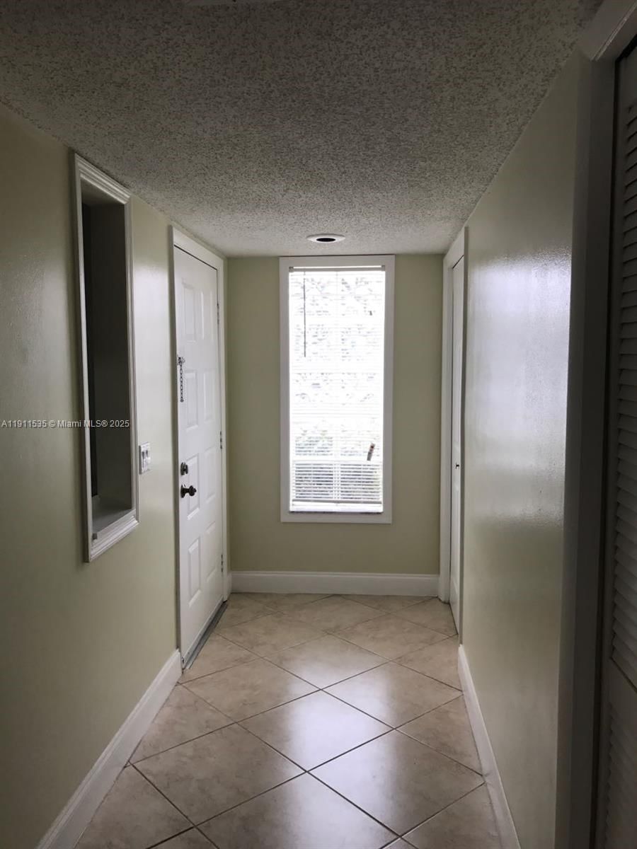 Real estate property located at 415 Lakeview Dr #104, Broward, Racquet Club Apts At Bona, Weston, FL