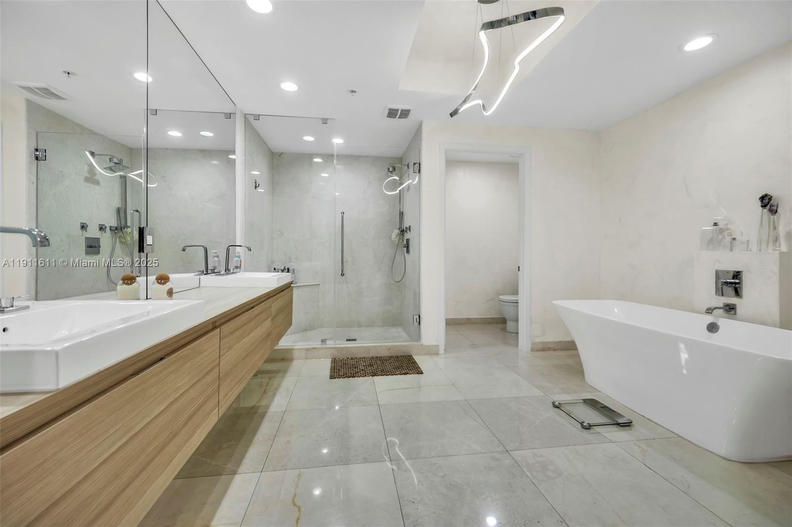 Real estate property located at 17301 Biscayne Blvd #910, Miami-dade, Marina Palms Residences N, North Miami Beach, FL