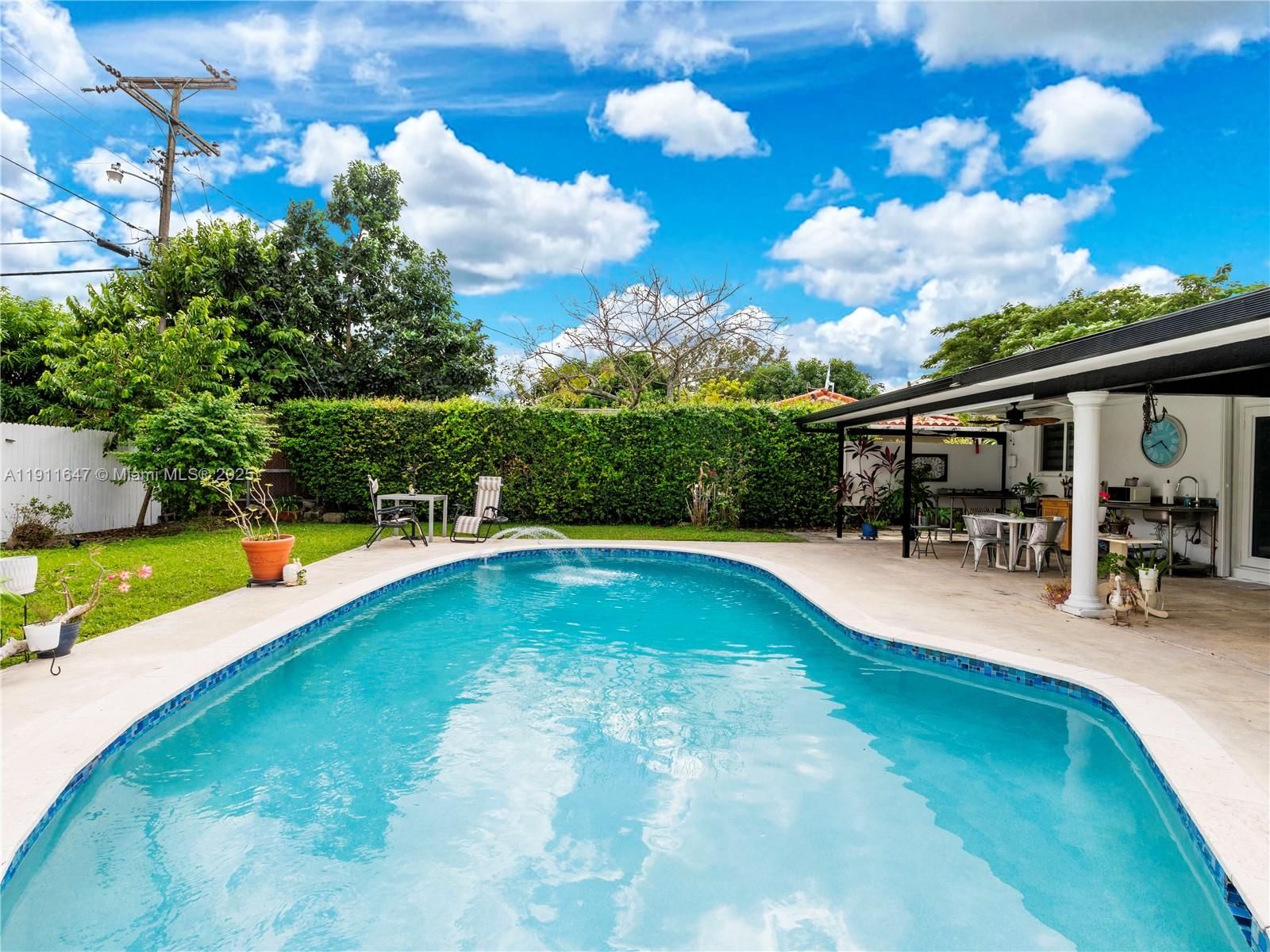 Real estate property located at 7877 16th Ave, Miami-dade, Palm Springs Lakes 5th Ad, Hialeah, FL