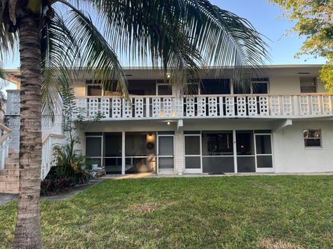Real estate property located at 532 Luna Ct #5, Broward, Pinetree Condo Apts, Hollywood, FL