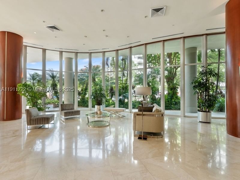 Real estate property located at 2475 Brickell Ave #1907, Miami-dade, The Metropolitan Condo, Miami, FL