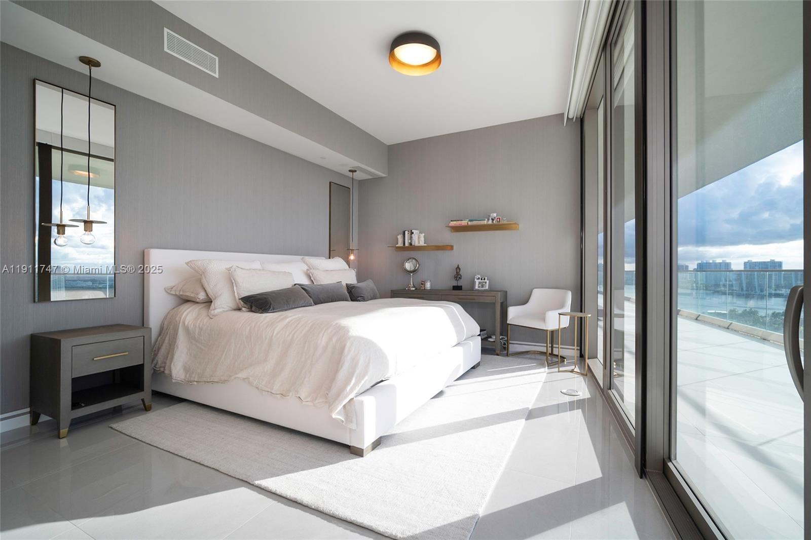 Real estate property located at 18975 Collins Ave #1705, Miami-dade, 18975 Collins Condo, Sunny Isles Beach, FL