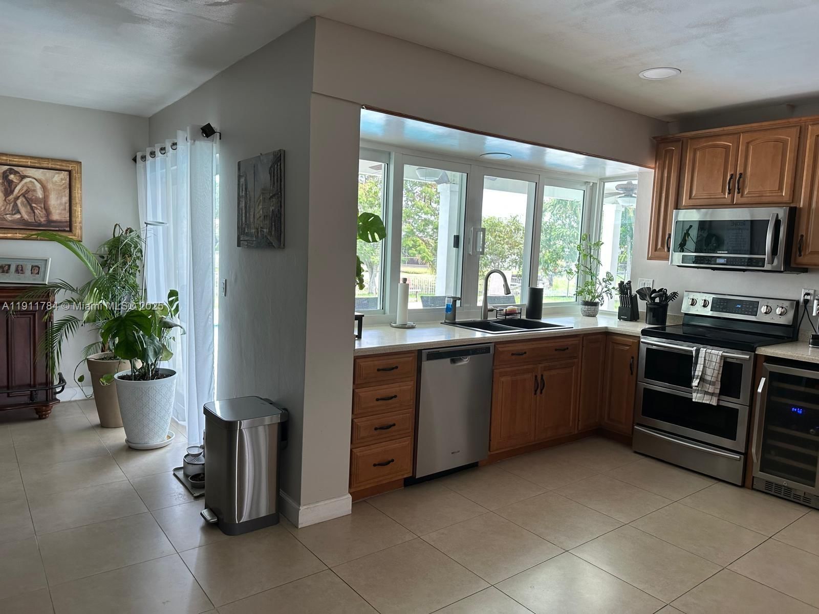 Real estate property located at 10563 4th St, Broward, Nob Hill Estates 1 Sec, Plantation, FL