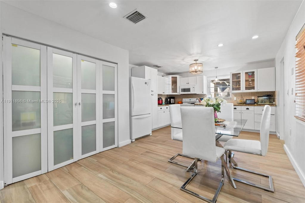 Real estate property located at 580 44th St, Miami-dade, Hialeah 16 Addn Amd & Rev, Hialeah, FL