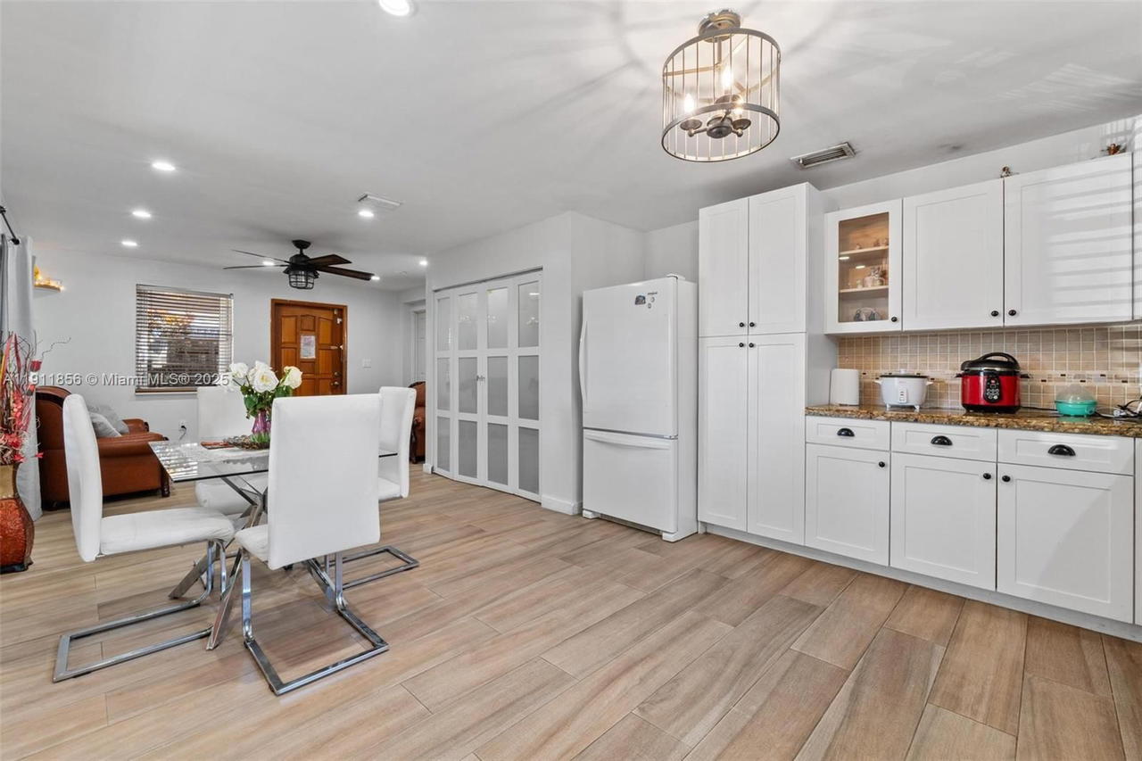 Real estate property located at 580 44th St, Miami-dade, Hialeah 16 Addn Amd & Rev, Hialeah, FL