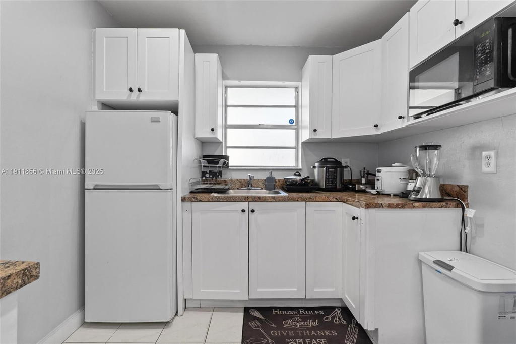 Real estate property located at 580 44th St, Miami-dade, Hialeah 16 Addn Amd & Rev, Hialeah, FL