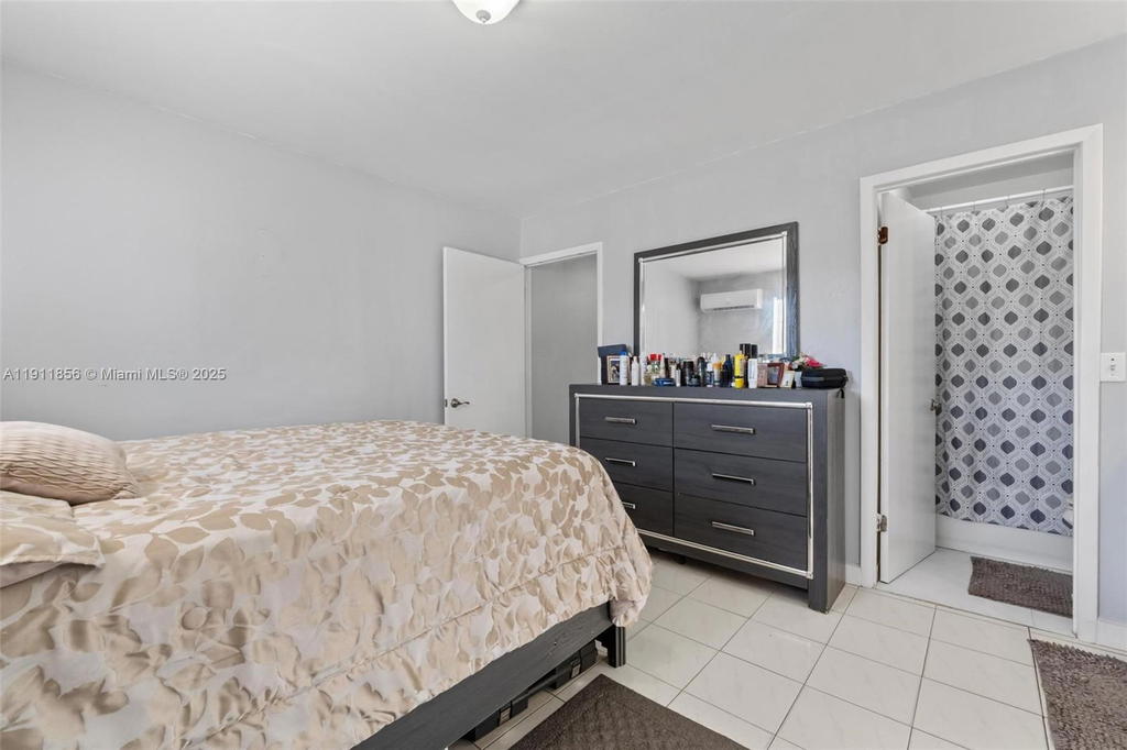 Real estate property located at 580 44th St, Miami-dade, Hialeah 16 Addn Amd & Rev, Hialeah, FL
