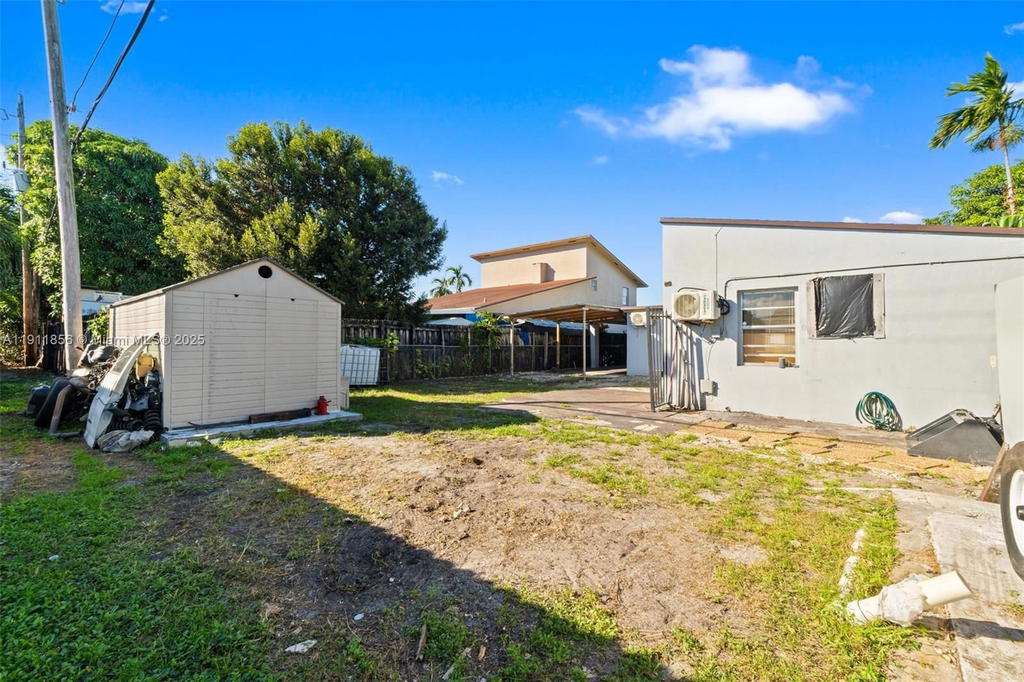 Real estate property located at 580 44th St, Miami-dade, Hialeah 16 Addn Amd & Rev, Hialeah, FL