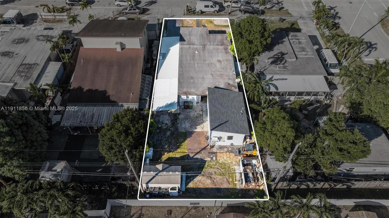 Real estate property located at 580 44th St, Miami-dade, Hialeah 16 Addn Amd & Rev, Hialeah, FL