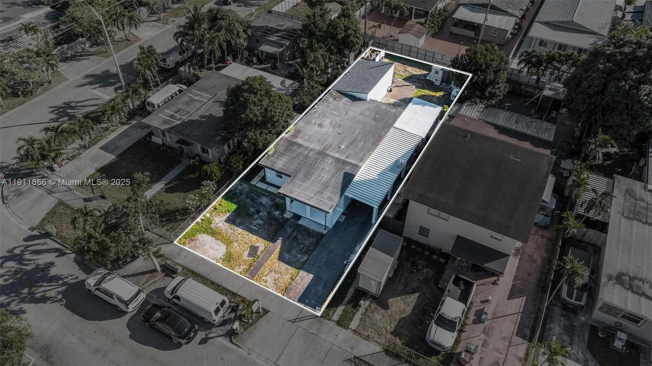 Real estate property located at 580 44th St, Miami-dade, Hialeah 16 Addn Amd & Rev, Hialeah, FL