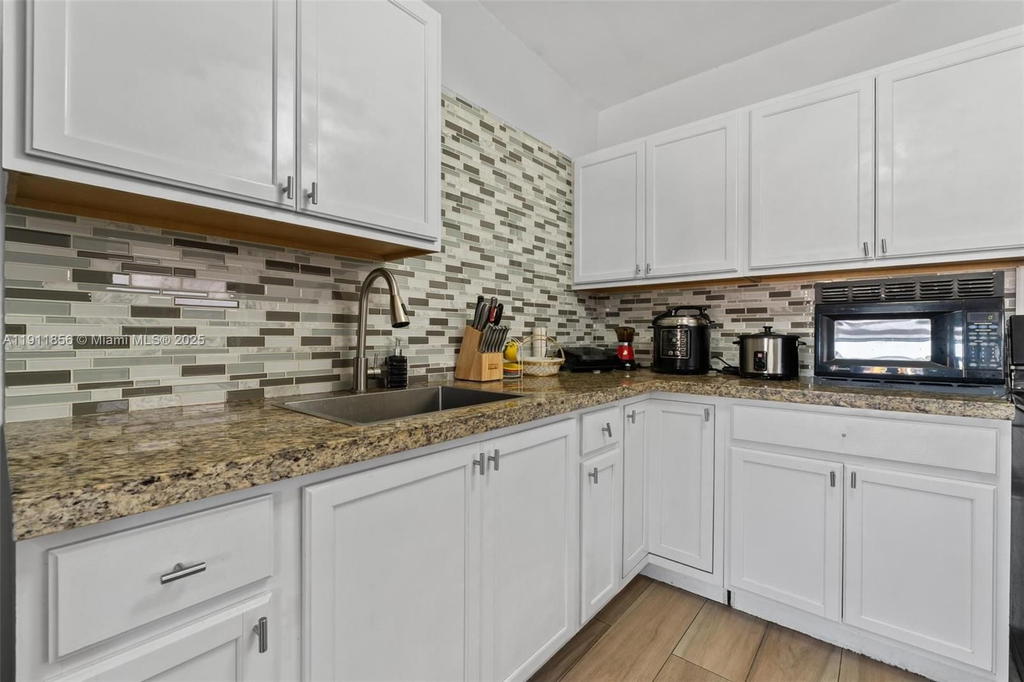 Real estate property located at 580 44th St, Miami-dade, Hialeah 16 Addn Amd & Rev, Hialeah, FL