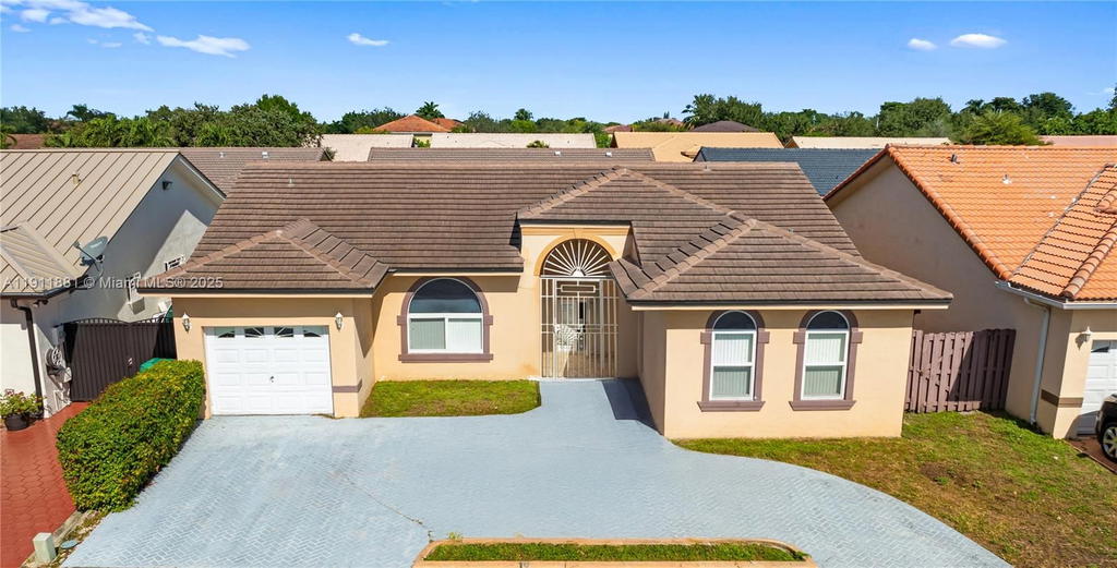 Real estate property located at 8761 142nd St, Miami-dade, Colorama Estates, Miami Lakes, FL