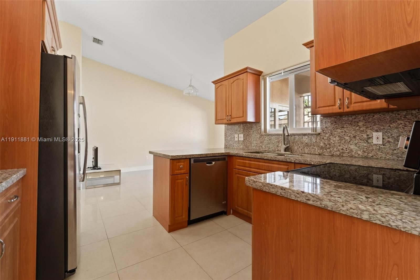 Real estate property located at 8761 142nd St, Miami-dade, Colorama Estates, Miami Lakes, FL
