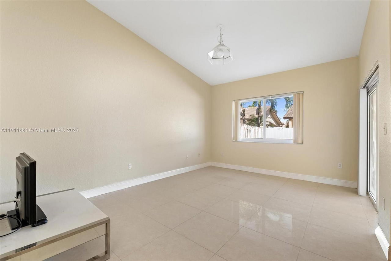 Real estate property located at 8761 142nd St, Miami-dade, Colorama Estates, Miami Lakes, FL