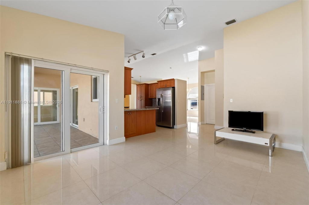 Real estate property located at 8761 142nd St, Miami-dade, Colorama Estates, Miami Lakes, FL